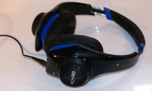 Denon UrbanRaver AH-D320 headphones