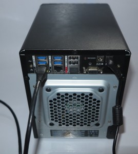 WD Sentinel DS5100 Windows Server NAS Connections - 2 Gigabit Ethernet, 4 USB 3.0, 2 USB 2.0, VGA, power