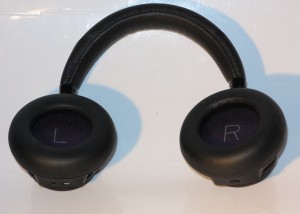 Plantronics BackBeat Pro Bluetooth noise-cancelling headset