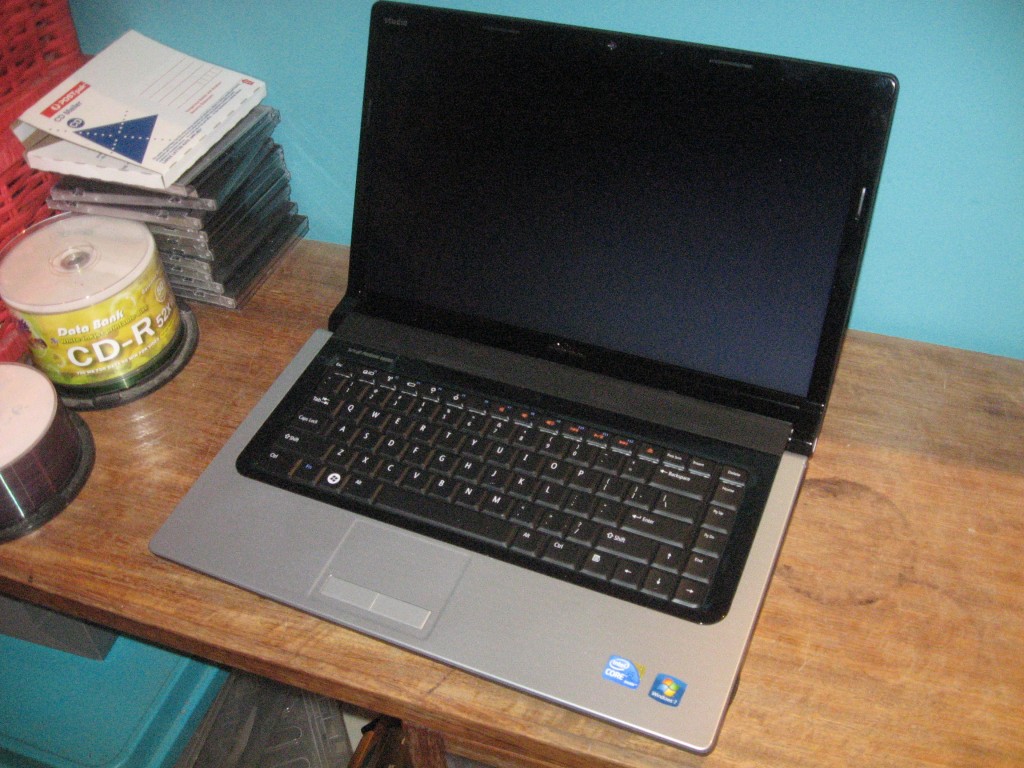 Dell Studio 15 Multimedia Laptop