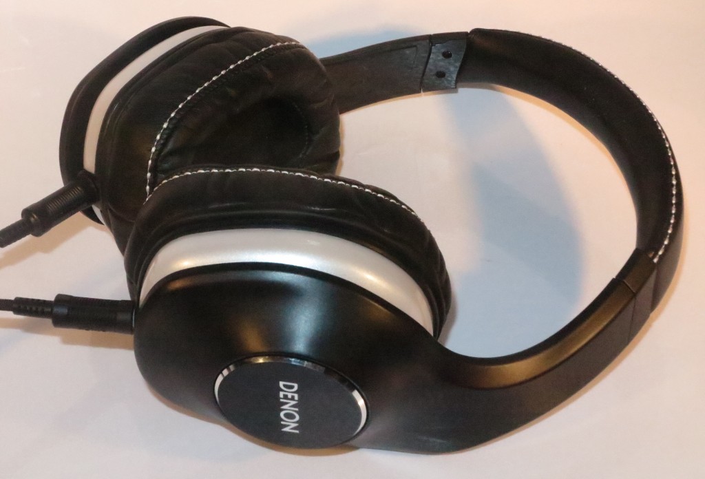 Denon MusicMainiac AH-D600 stereo audiophile headset