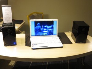 USB speakers with a laptop
