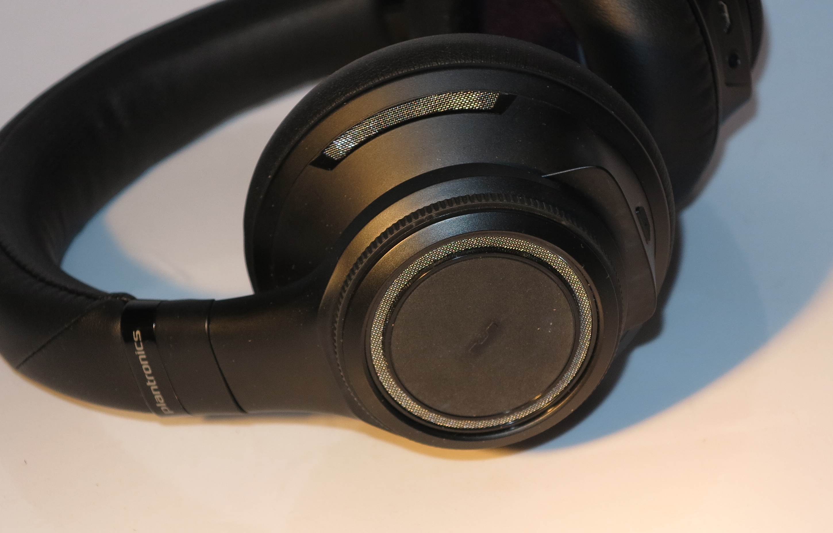 Product Review–Plantronics Backbeat Pro Bluetooth noise-cancelling headset