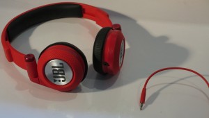 JBL Synchros E30 headphones - detachable cable
