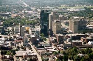 Lexington Kentucky downtown (CBD) view photo By Madgeek1450 at English Wikipedia [Public domain], from Wikimedia Commons