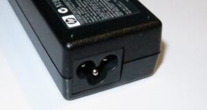 IEC C5/C6 cloverleaf socket on laptop power supply